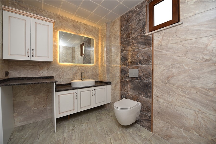 Двухэтажная вилла с видом на море