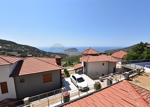 Двухэтажная вилла с видом на море