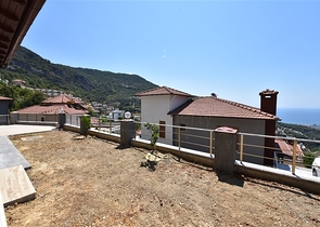 Двухэтажная вилла с видом на море