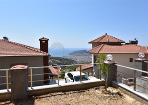 Двухэтажная вилла с видом на море