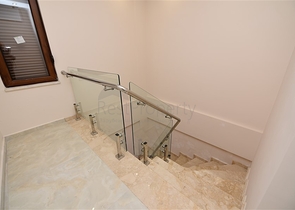 Двухэтажная вилла с видом на море