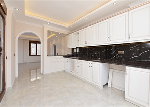 Двухэтажная вилла с видом на море