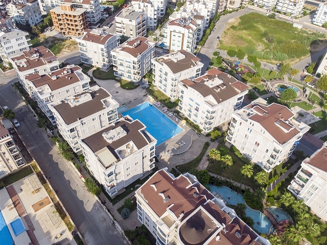 Квартира 2+1 с мебелью с видом на бассейн в Анталии