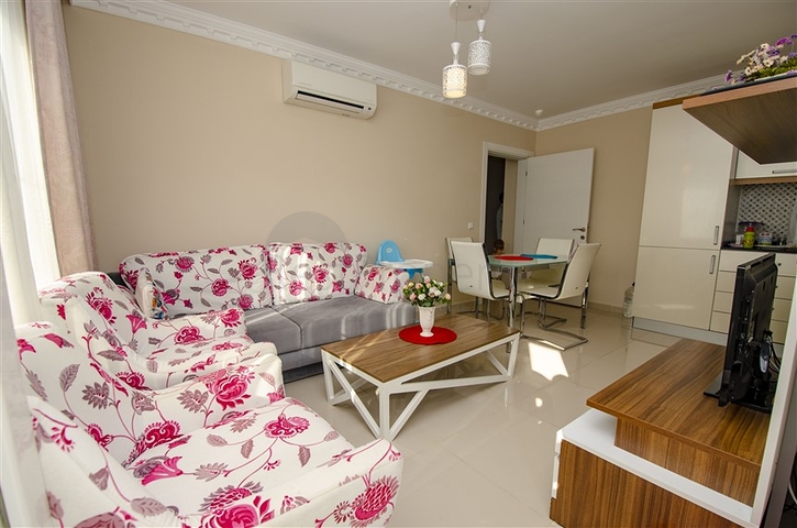 Квартира 2+1 с мебелью с видом на бассейн в Анталии