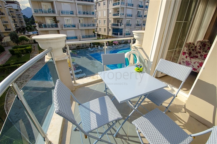 Квартира 2+1 с мебелью с видом на бассейн в Анталии