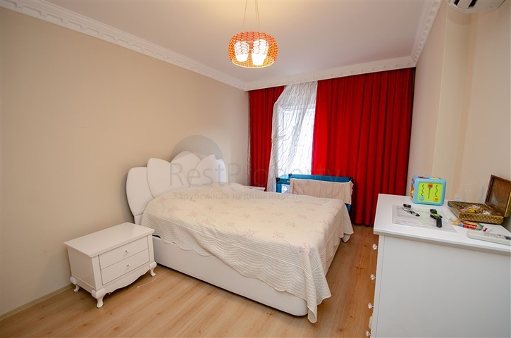 Квартира 2+1 с мебелью с видом на бассейн в Анталии