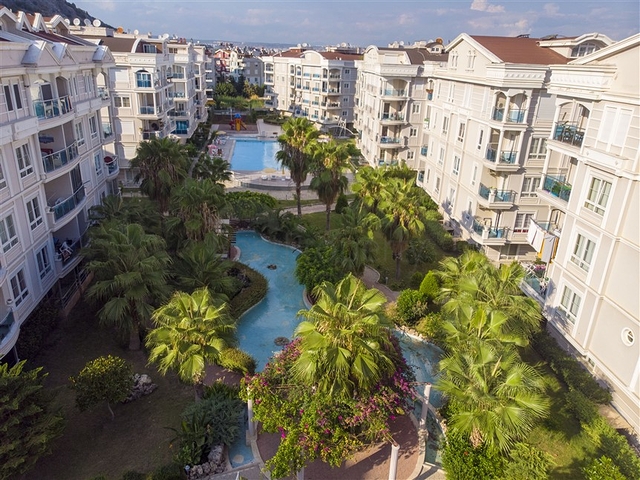 Квартира 2+1 с мебелью с видом на бассейн в Анталии