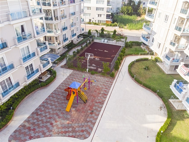 Квартира 2+1 с мебелью с видом на бассейн в Анталии