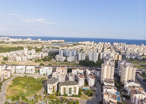 Квартира 2+1 с мебелью с видом на бассейн в Анталии