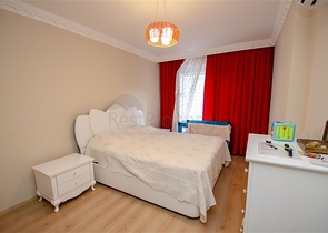 Квартира 2+1 с мебелью с видом на бассейн в Анталии