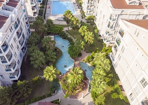 Квартира 2+1 с мебелью с видом на бассейн в Анталии