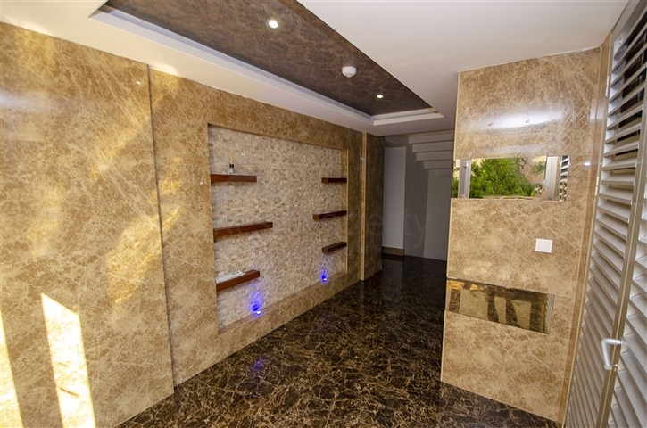 Трехкомнатная квартира с мебелью в Лимане Коньяалты Анталья