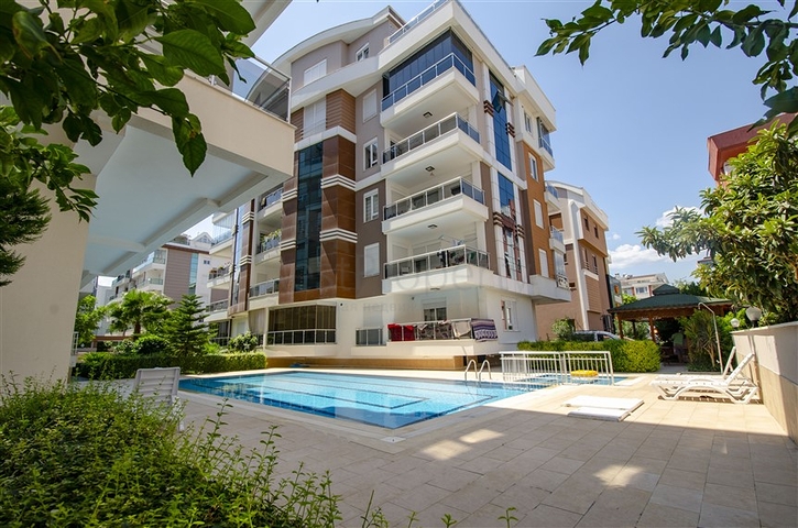 Пентхаус 5+1 с мебелью в 150 метрах от моря в Анталии