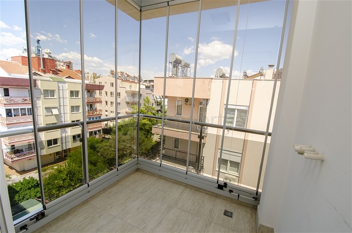 Пентхаус 5+1 с мебелью в 150 метрах от моря в Анталии