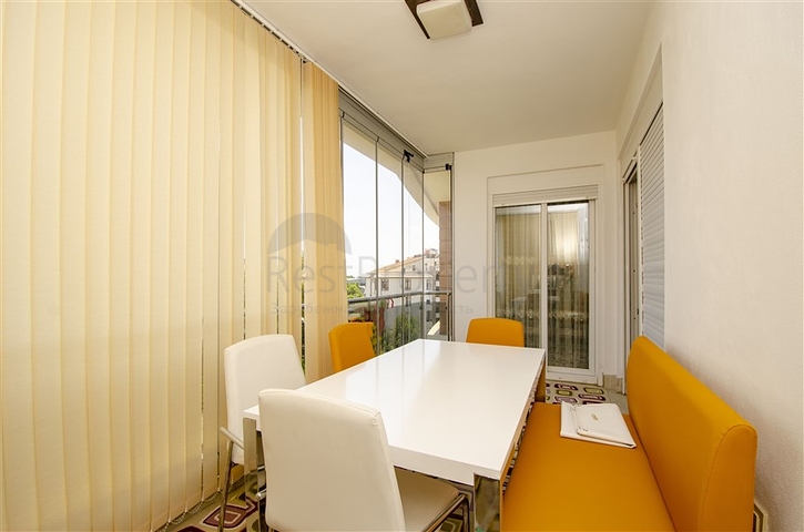 Пентхаус 5+1 с мебелью в 150 метрах от моря в Анталии