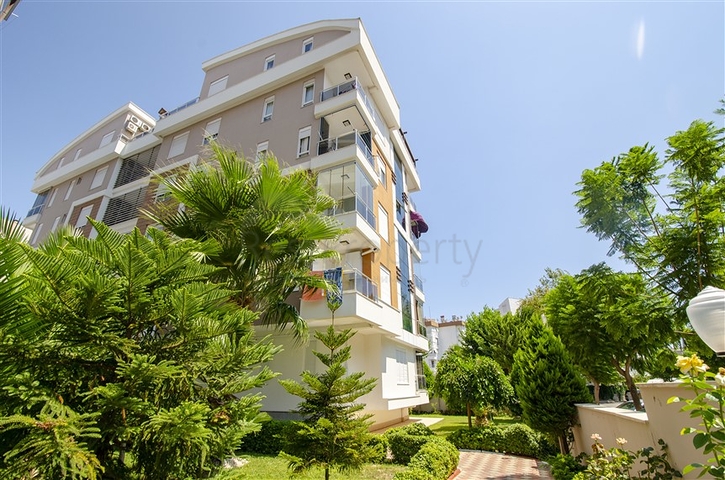 Пентхаус 5+1 с мебелью в 150 метрах от моря в Анталии