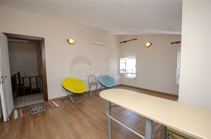 Пентхаус 5+1 с мебелью в 150 метрах от моря в Анталии