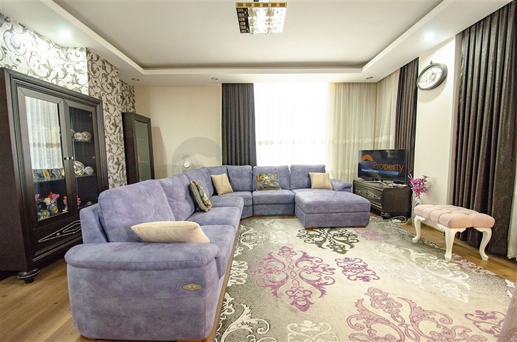 Пентхаус 5+1 с мебелью в 150 метрах от моря в Анталии