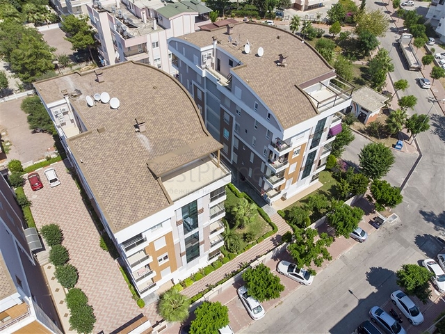 Пентхаус 5+1 с мебелью в 150 метрах от моря в Анталии