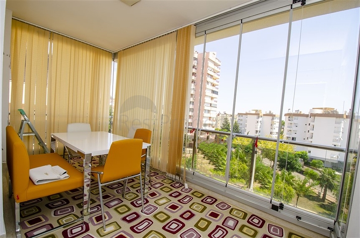 Пентхаус 5+1 с мебелью в 150 метрах от моря в Анталии