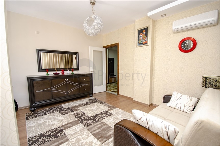 Пентхаус 5+1 с мебелью в 150 метрах от моря в Анталии