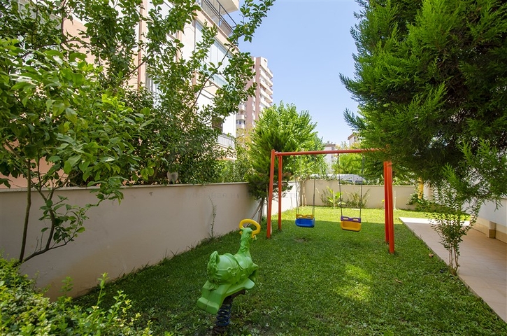 Пентхаус 5+1 с мебелью в 150 метрах от моря в Анталии