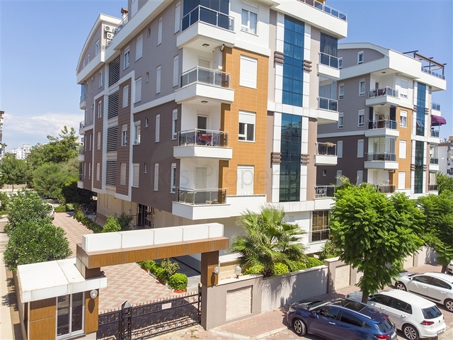 Пентхаус 5+1 с мебелью в 150 метрах от моря в Анталии