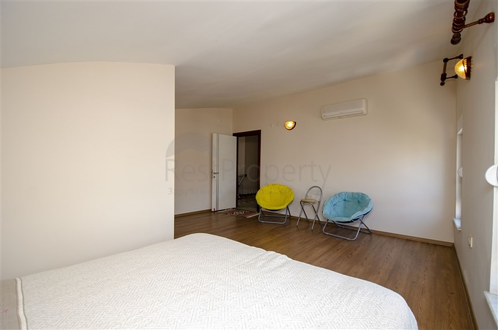 Пентхаус 5+1 с мебелью в 150 метрах от моря в Анталии