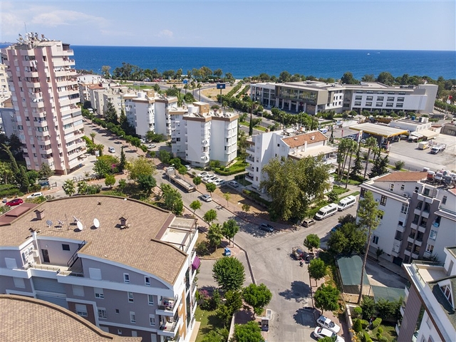 Пентхаус 5+1 с мебелью в 150 метрах от моря в Анталии