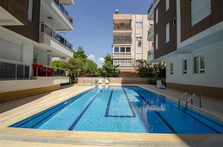 Пентхаус 5+1 с мебелью в 150 метрах от моря в Анталии