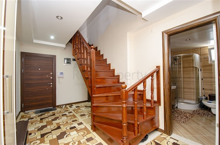 Пентхаус 5+1 с мебелью в 150 метрах от моря в Анталии