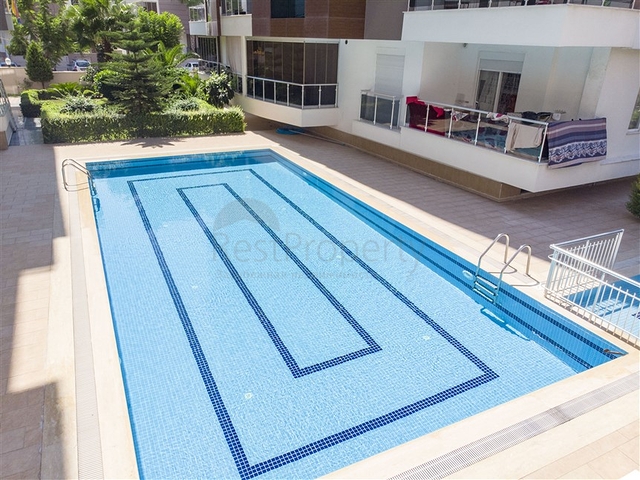 Пентхаус 5+1 с мебелью в 150 метрах от моря в Анталии