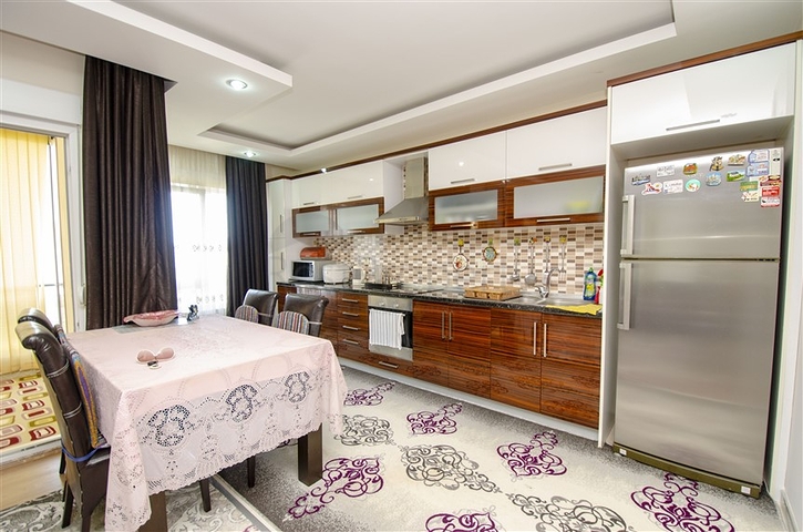 Пентхаус 5+1 с мебелью в 150 метрах от моря в Анталии