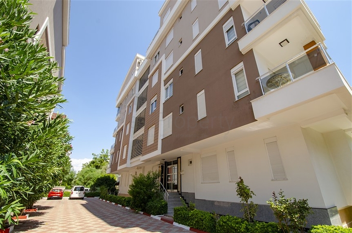 Пентхаус 5+1 с мебелью в 150 метрах от моря в Анталии