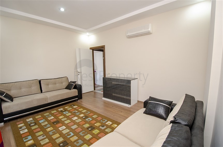 Пентхаус 5+1 с мебелью в 150 метрах от моря в Анталии