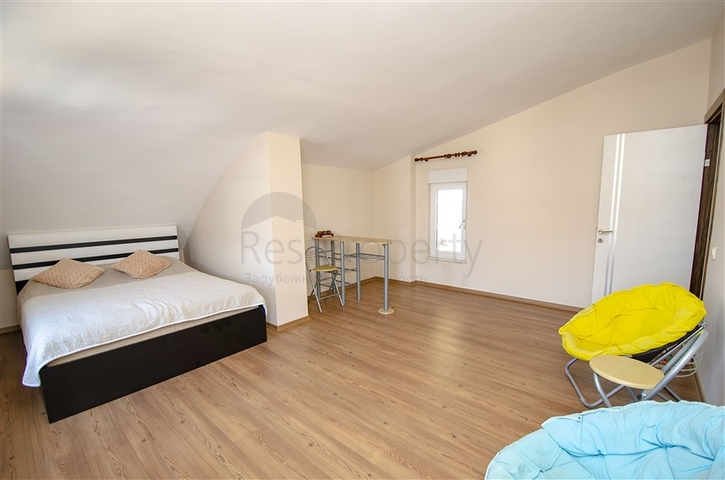 Пентхаус 5+1 с мебелью в 150 метрах от моря в Анталии