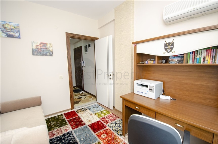 Пентхаус 5+1 с мебелью в 150 метрах от моря в Анталии