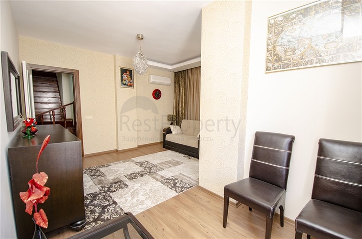 Пентхаус 5+1 с мебелью в 150 метрах от моря в Анталии