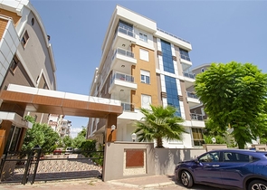 Пентхаус 5+1 с мебелью в 150 метрах от моря в Анталии