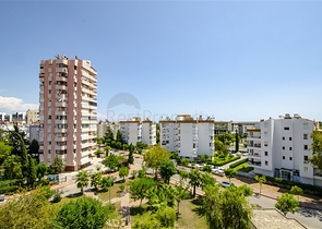 Пентхаус 5+1 с мебелью в 150 метрах от моря в Анталии