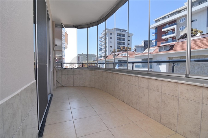 Просторные трехкомнатные апартаменты в Махмутлар