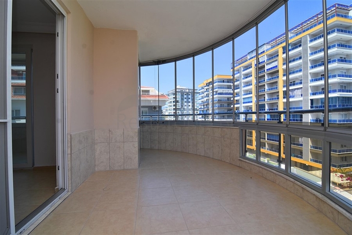 Просторные трехкомнатные апартаменты в Махмутлар