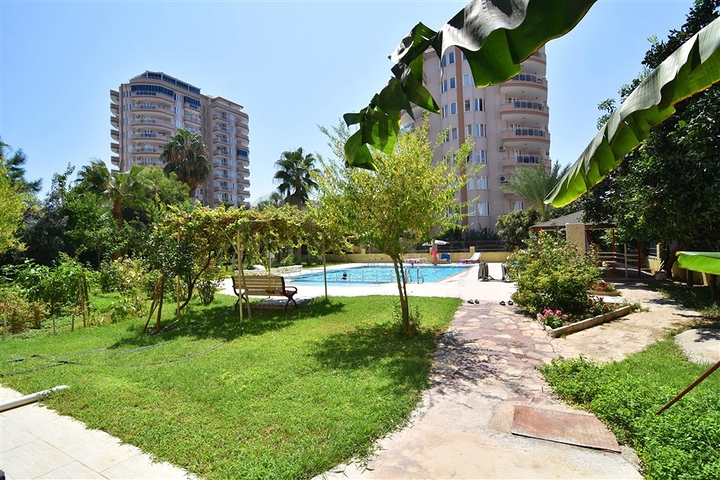 Просторные трехкомнатные апартаменты в Махмутлар