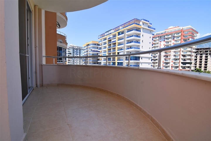 Просторные трехкомнатные апартаменты в Махмутлар