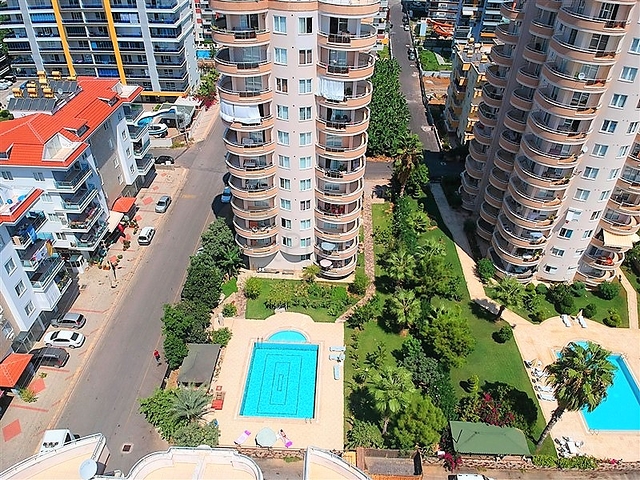 Просторные трехкомнатные апартаменты в Махмутлар