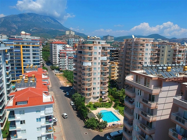 Просторные трехкомнатные апартаменты в Махмутлар