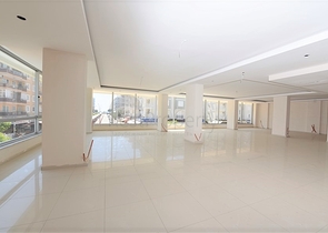 Магазины в туристическом районе Оба