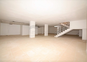 Магазины в туристическом районе Оба