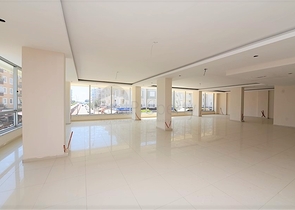 Магазины в туристическом районе Оба