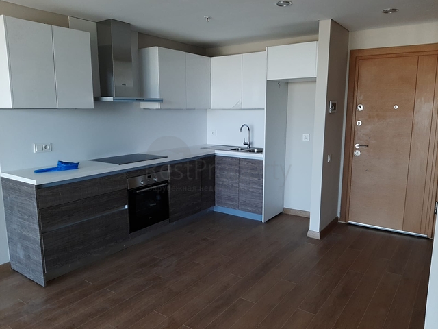 Трёхкомнатная квартира по низкой цене в комплексе с видом на город